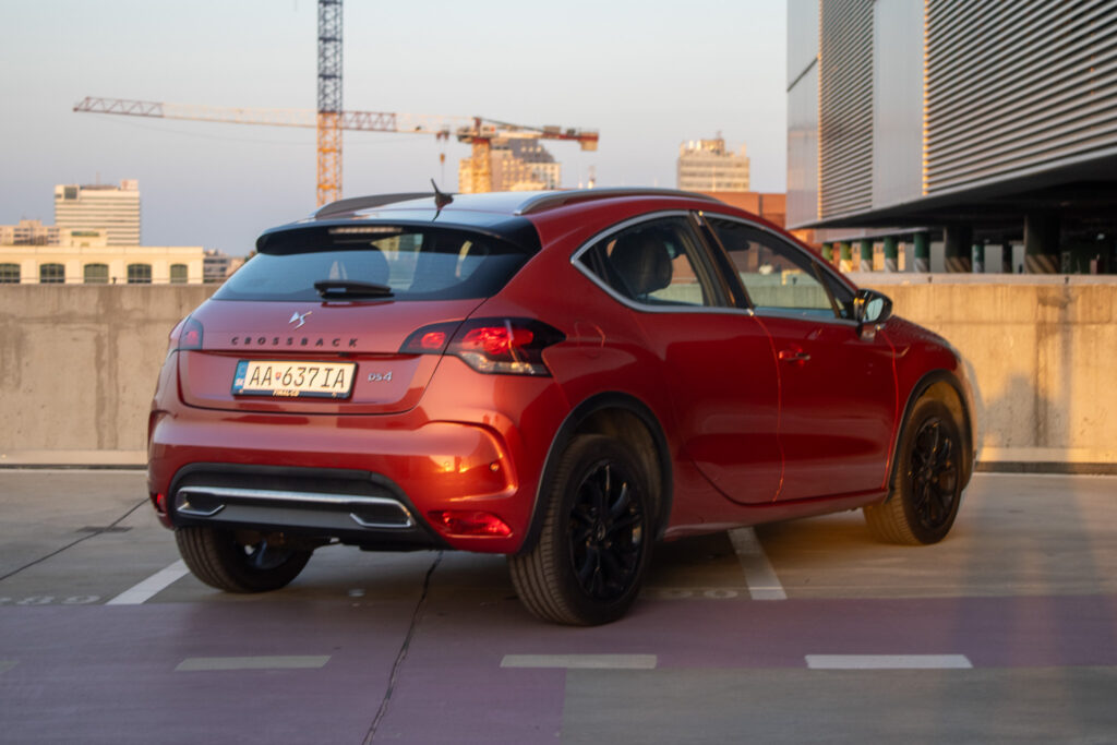 DS Automobiles 4 CROSSBACK