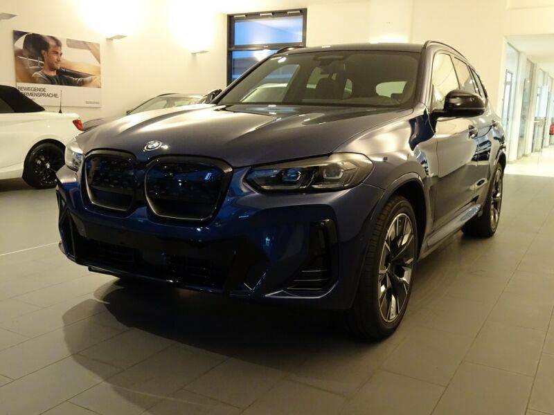 BMW iX3 A/T