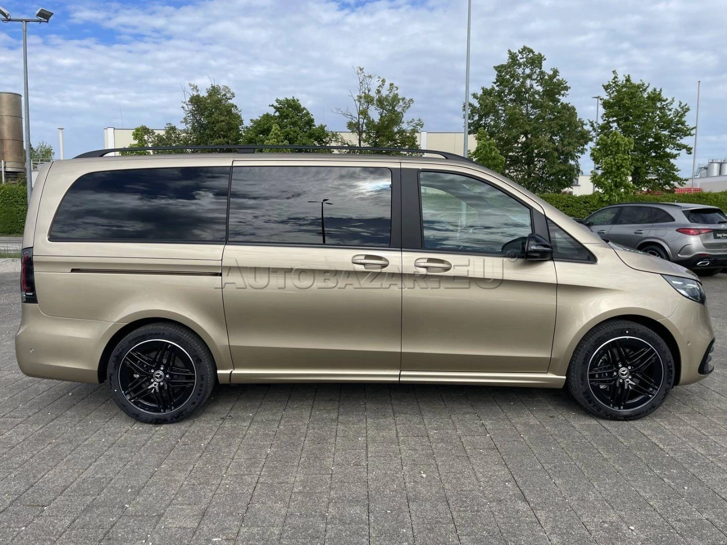 Mercedes-Benz V trieda 300 d 4MATIC Lang AMG-Line