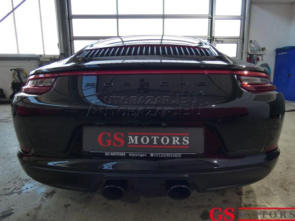 Porsche 911 Carrera 4 GTS 4x4