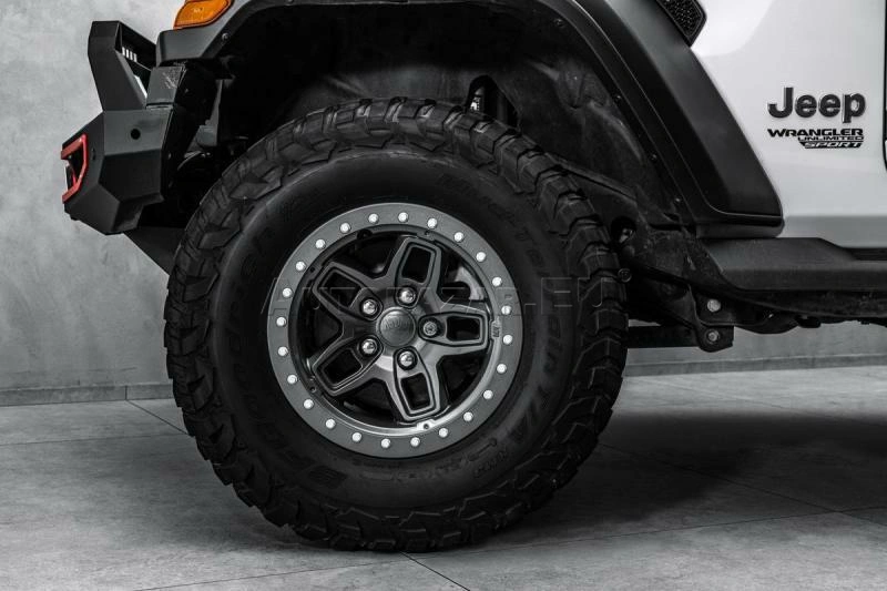 Jeep Wrangler 3,6 V6 35 pneu