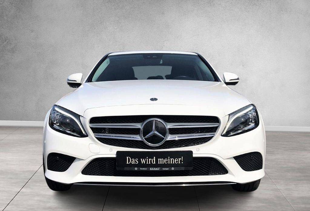 Mercedes-Benz C trieda Sedan 300 d A/T