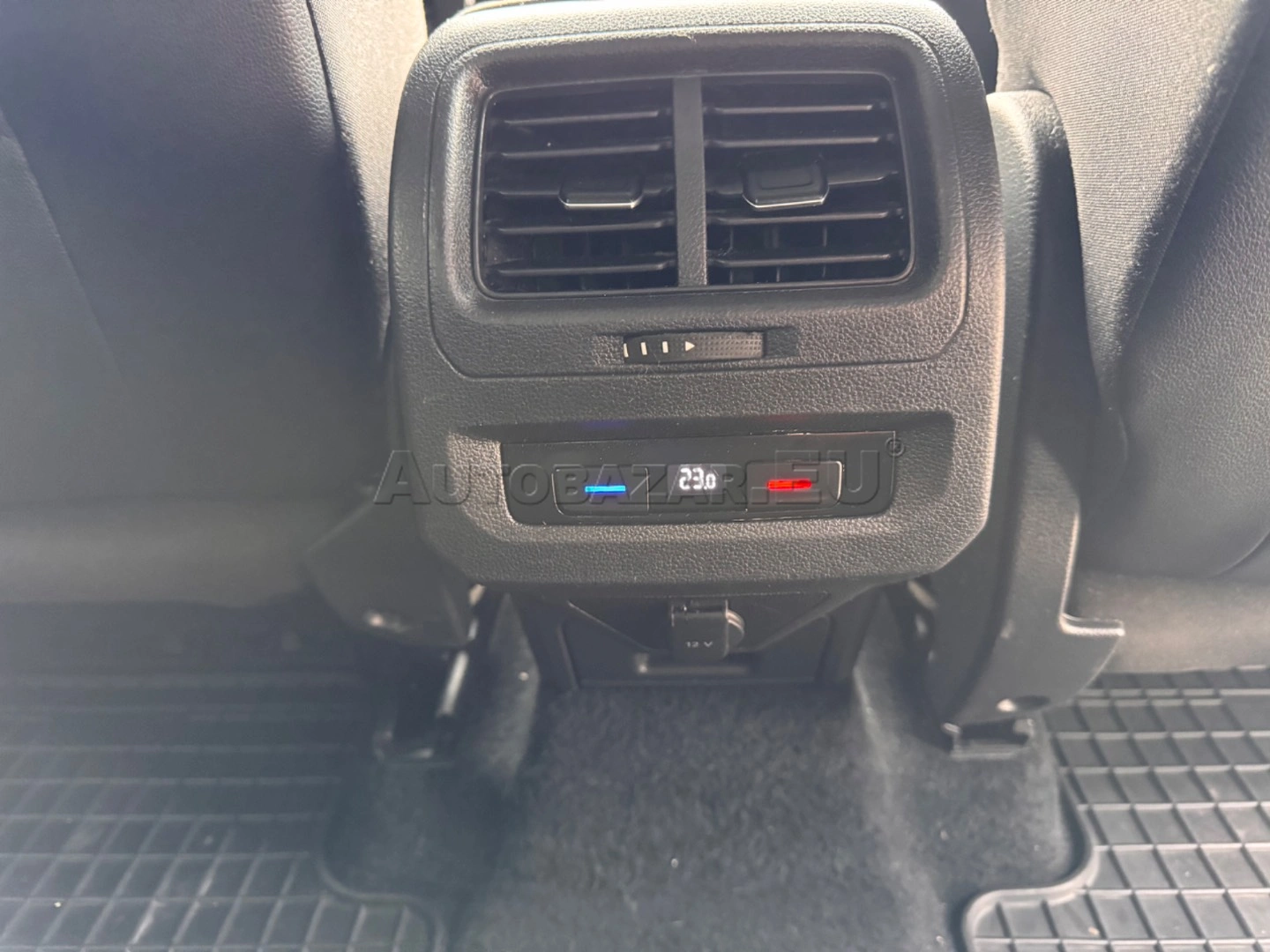 Volkswagen Touran 2015 na predaj – fotografia 13