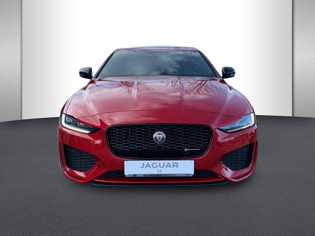 Jaguar XE D200 AWD R-Dynamic BLACK