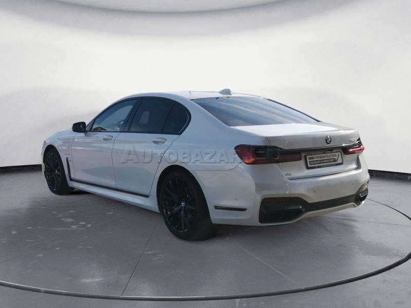 BMW Rad 7 745e A/T