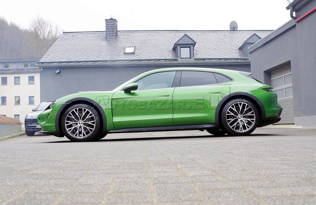 Porsche Taycan 4 Cross Turismo
