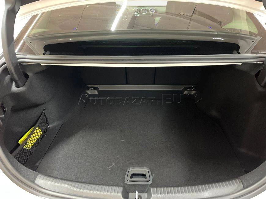 Mercedes-Benz C trieda Sedan 300 mHEV 4MATIC A/T