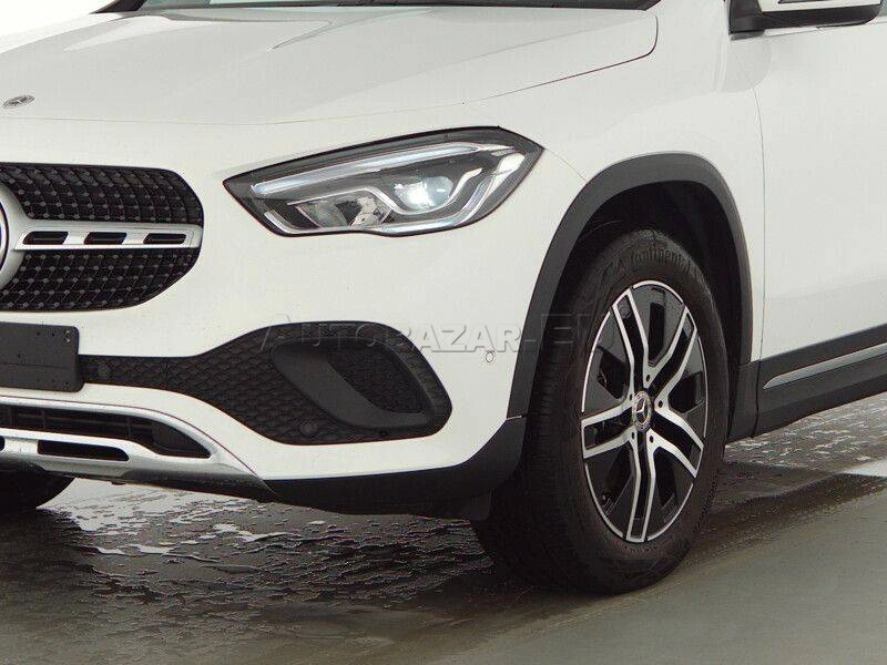 Mercedes-Benz GLA 200 d 4MATIC A/T