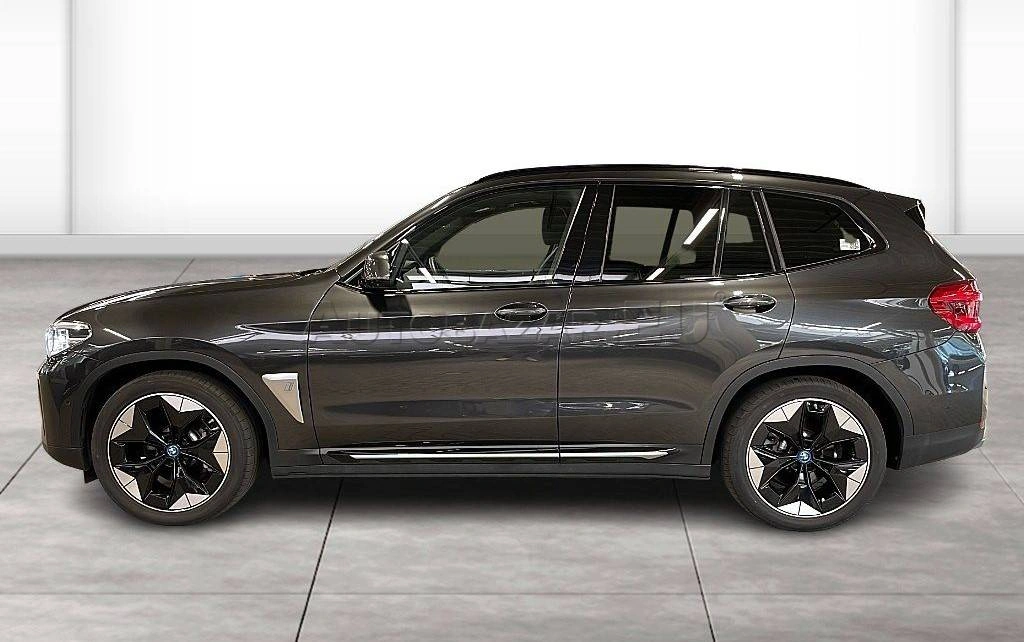 BMW iX3 A/T