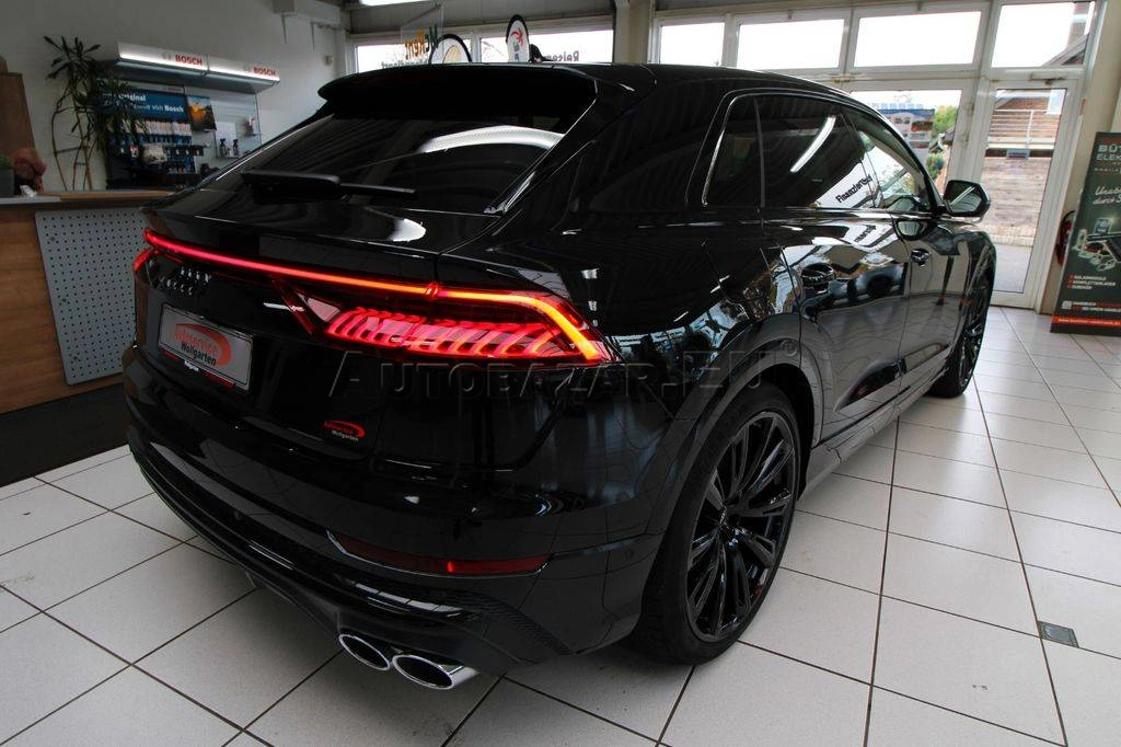 Audi Q8 SQ8 TFSI mHEV quattro tiptronic