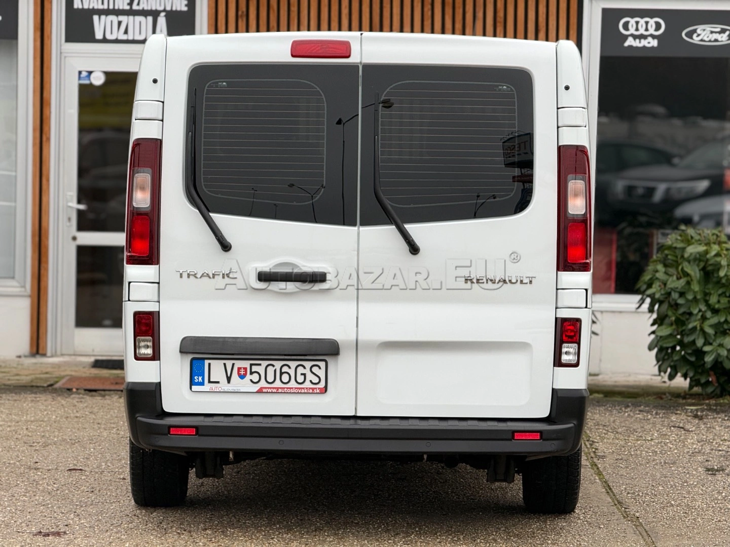 Renault Trafic III 1.6 dCi L2H1 (Passenger 8-miestny)