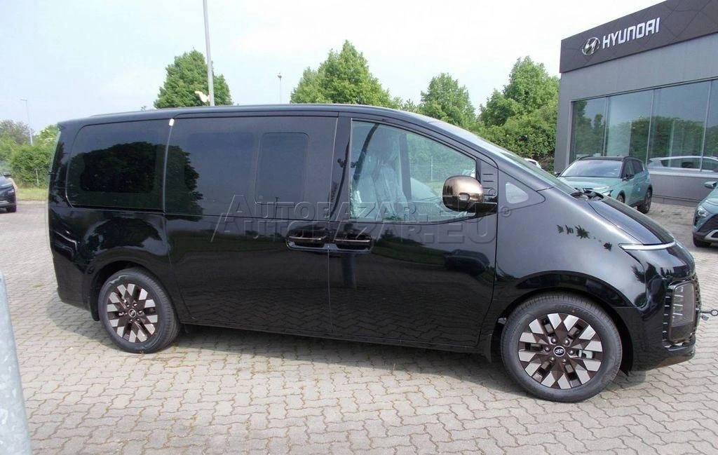 Hyundai Staria A/T