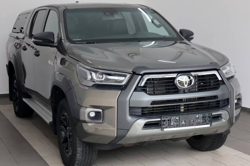 Toyota Hilux DC 2.8 I D-4D Invincible 4x4 A/T