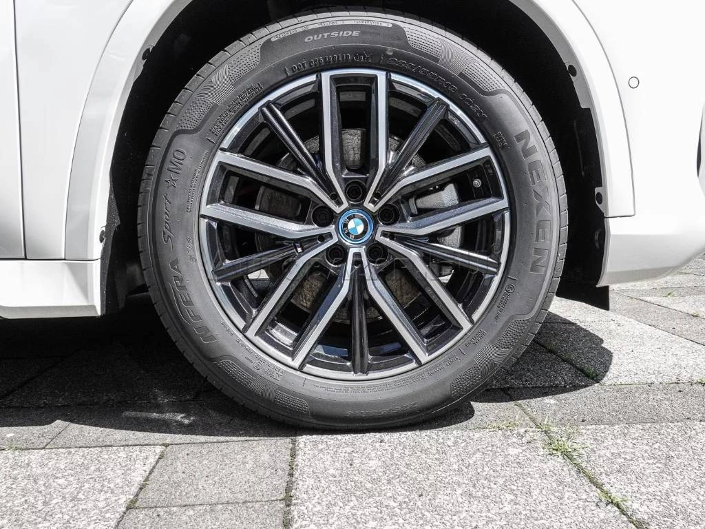 BMW iX1 xDrive30