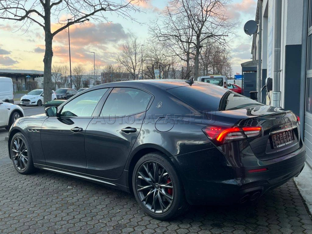 Maserati Ghibli 3.0 V6 Nerissimo