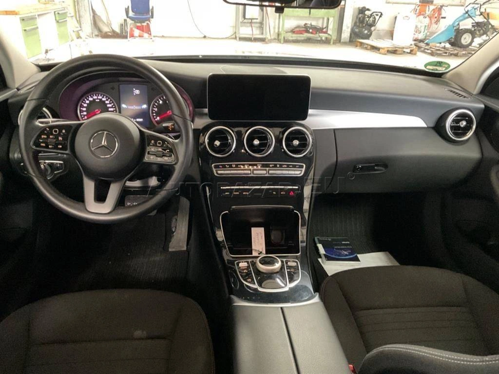 Mercedes-Benz C trieda Sedan 300 d A/T
