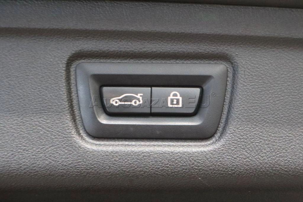 BMW Rad 3 Touring 330d  xDrive A/T