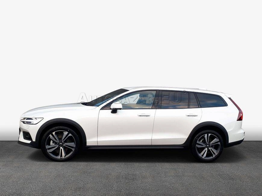 Volvo V60 CC B4 mHEV Plus A/T AWD