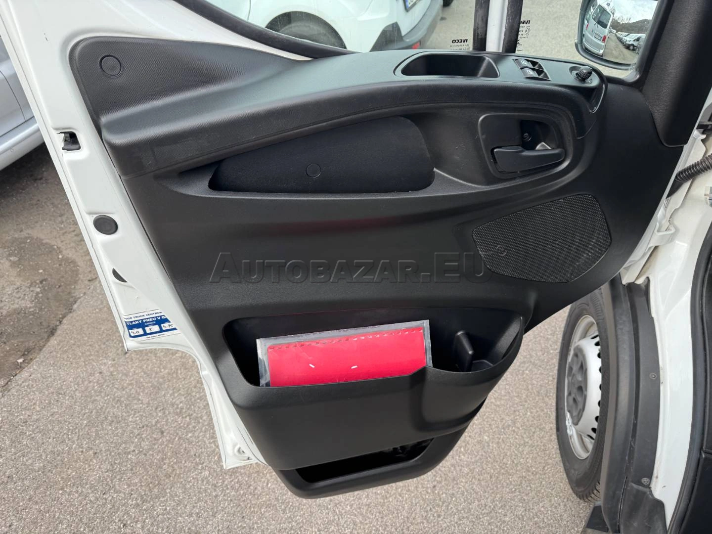 Iveco Daily 35S14V 2,3 D30V 3520mm H2 2022 na predaj – fotografia 19