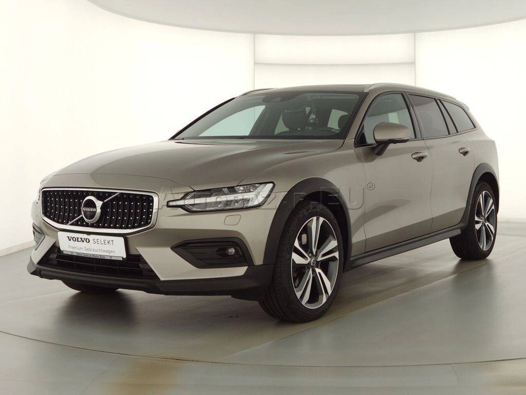 Volvo V60 Cross Country Pro AWD