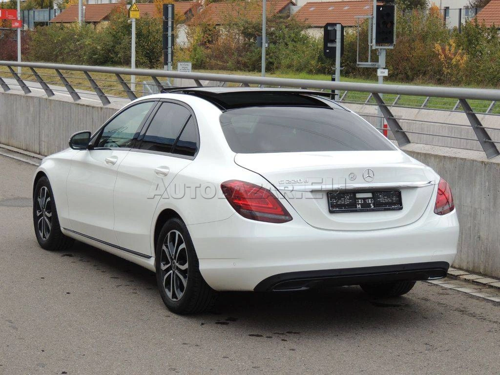 Mercedes-Benz C trieda Sedan 220 d A/T
