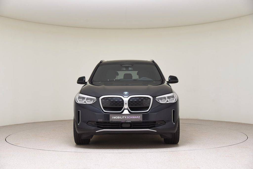 BMW iX3 A/T