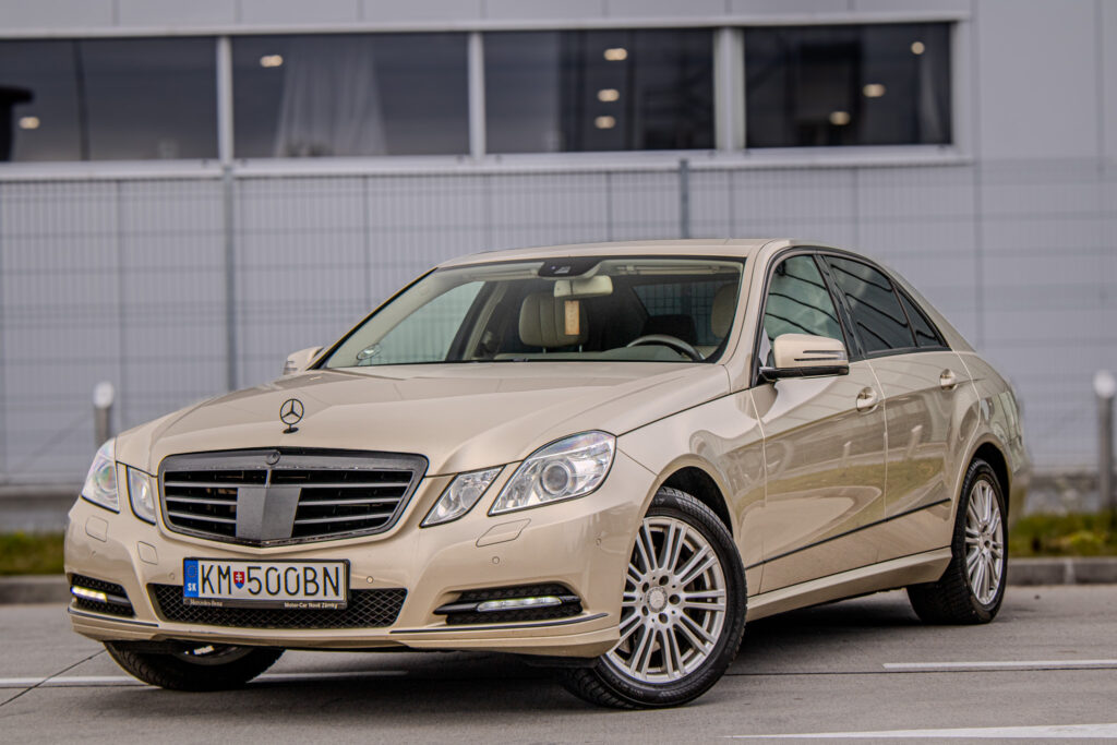 Mercedes E trieda