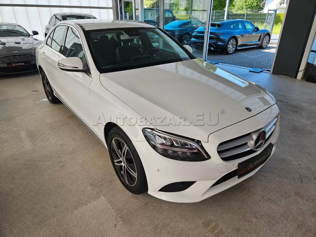 Mercedes-Benz C trieda Sedan 220 d 4MATIC A/T