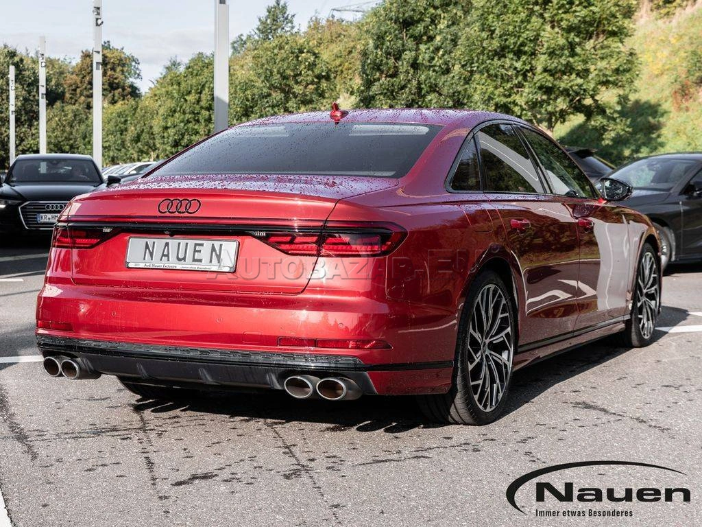 Audi S8
