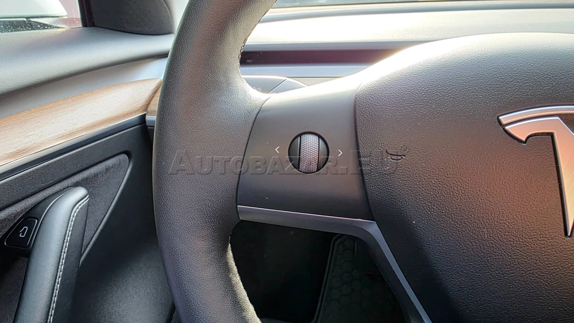 Tesla Model 3 2021 na predaj – fotografia 11