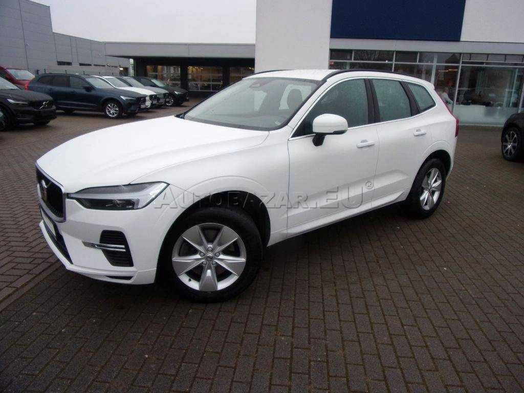 Volvo XC60 B4 Momentum Pro A/T
