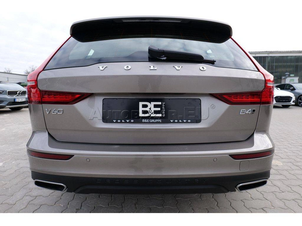 Volvo V60 CC B4 mHEV Cross Country Pro A/T AWD