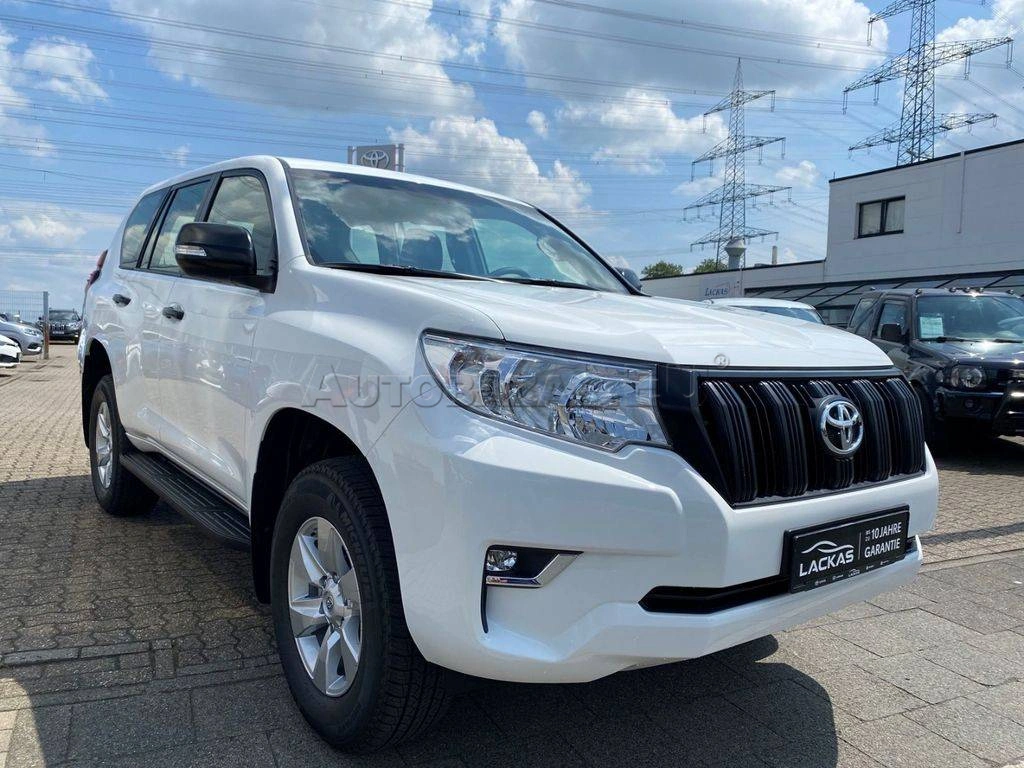 Toyota Land Cruiser BASIS 2.8 A/T