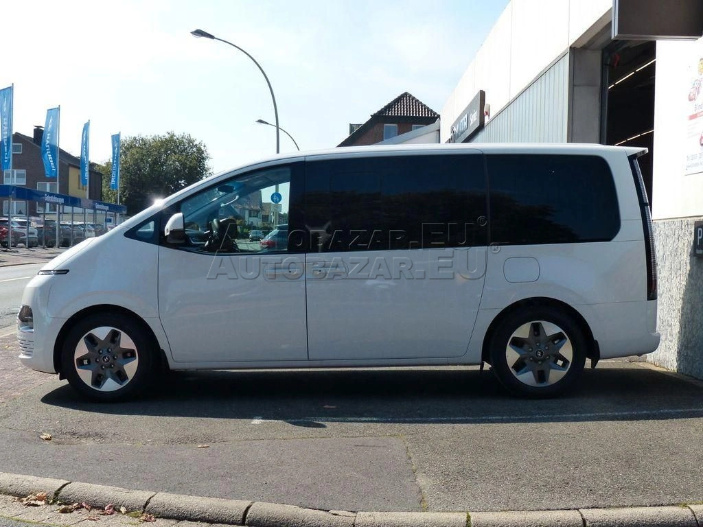 Hyundai Staria 2.2 CRDi 4x4 A/T