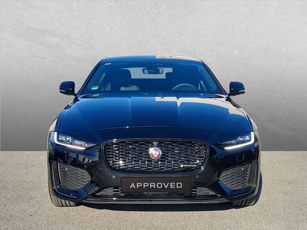 Jaguar XE 2.0D I4 D200 R-Dynamic Black AWD A/T