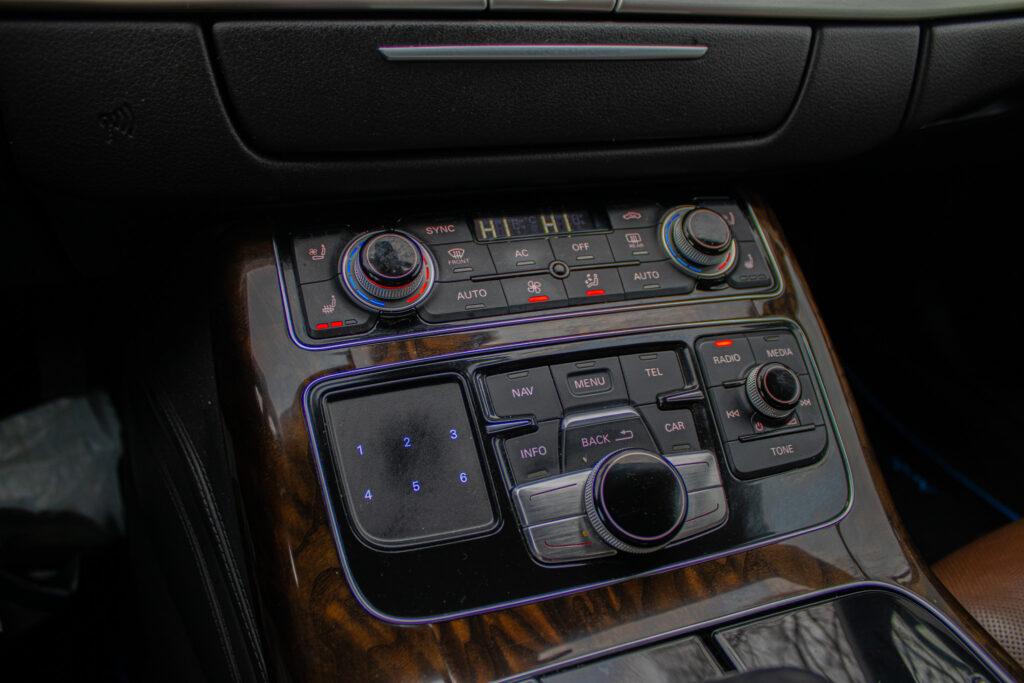 Audi A8 2011 na predaj – fotografia 22