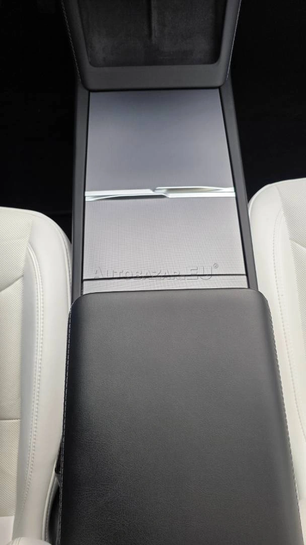 Tesla Model 3 2023 na predaj – fotografia 38