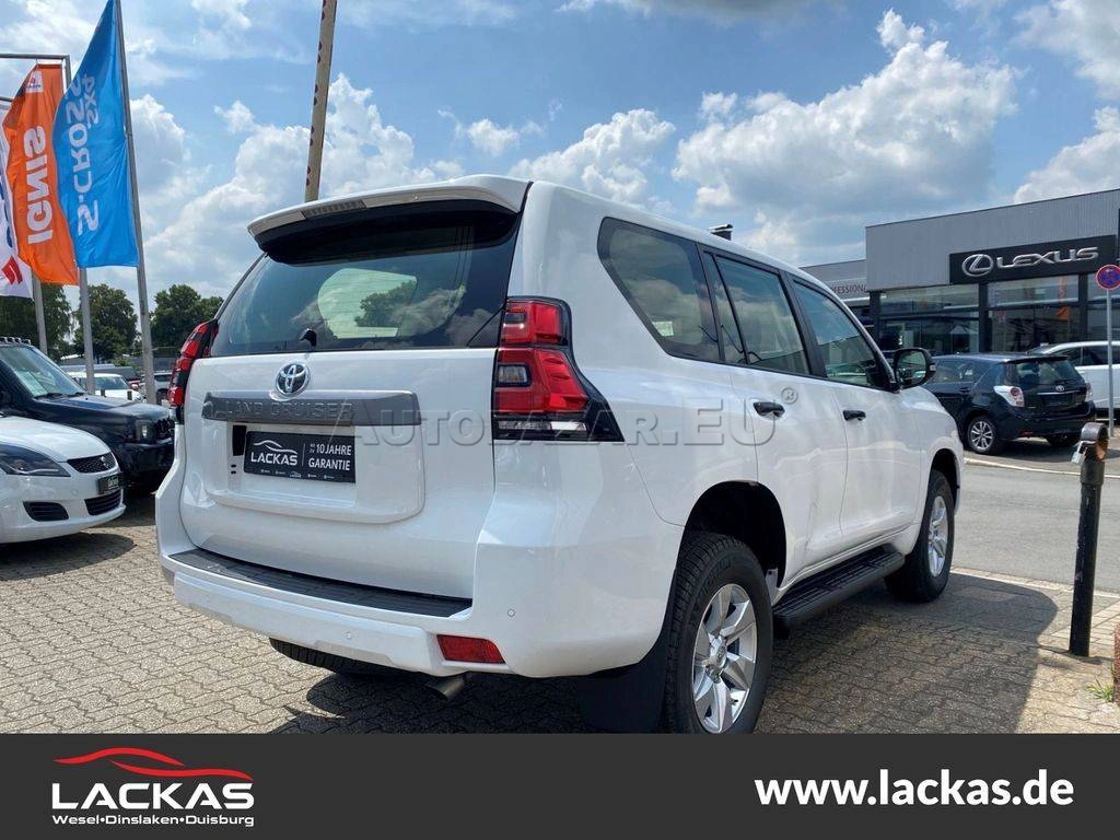 Toyota Land Cruiser BASIS 2.8 A/T