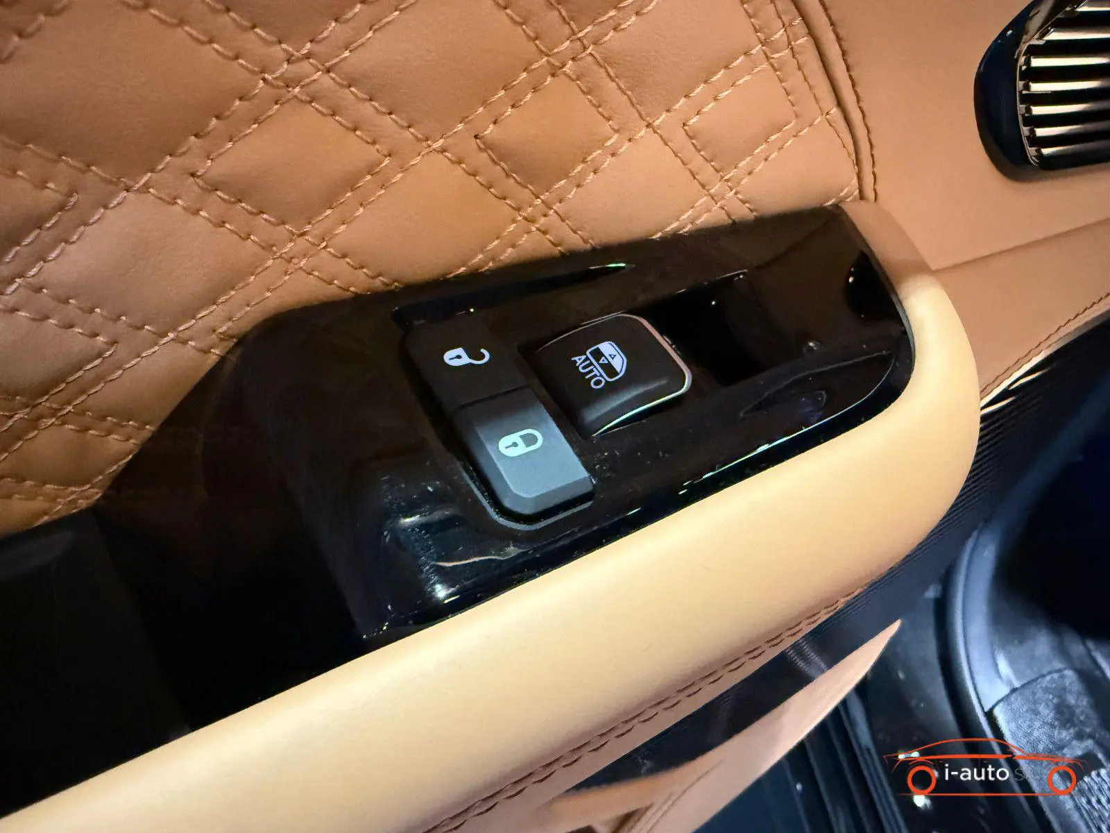 Jeep Grand Cherokee 2023 na predaj – fotografia 17