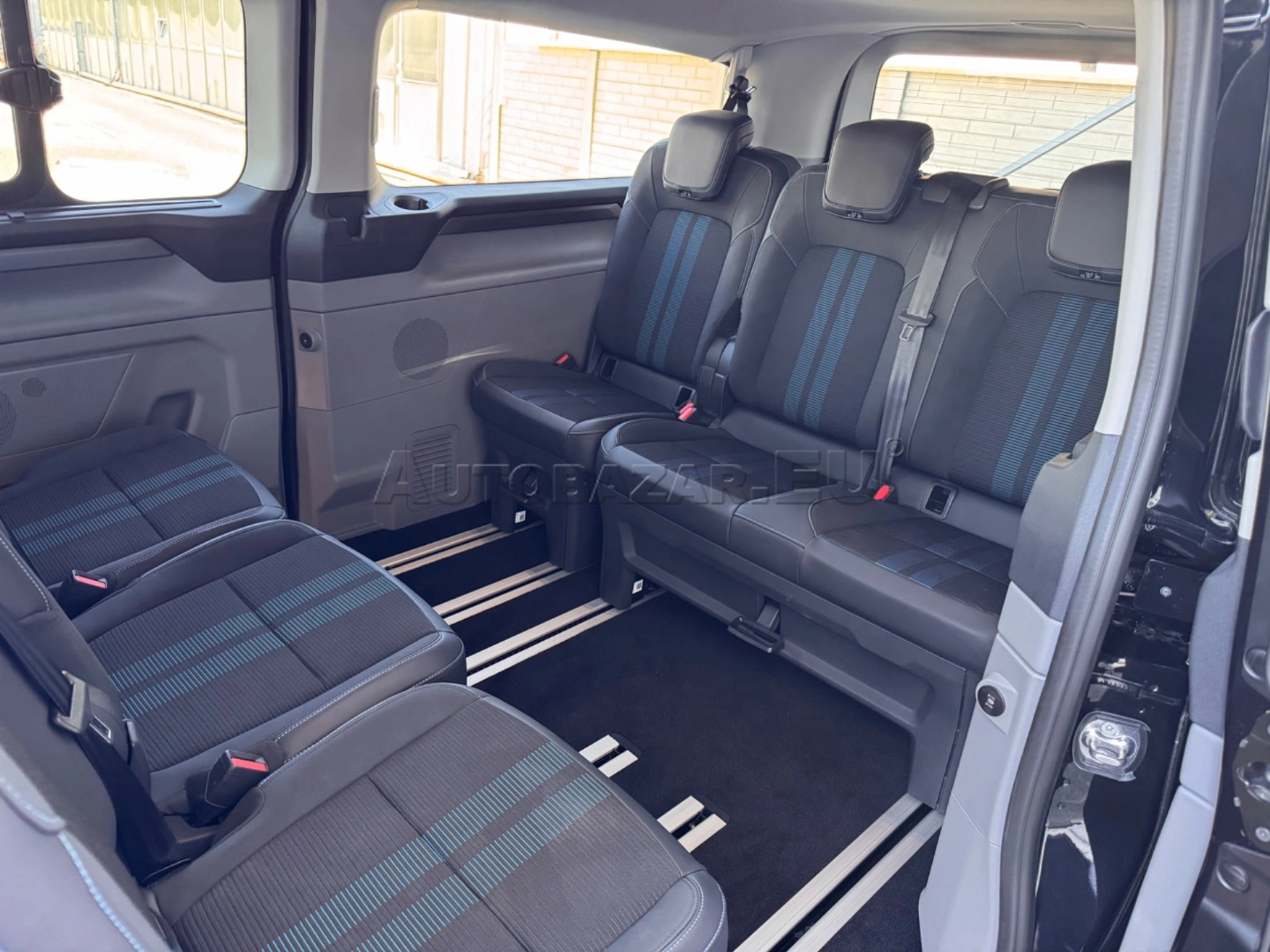 Ford Tourneo Custom 2025 na predaj – fotografia 29