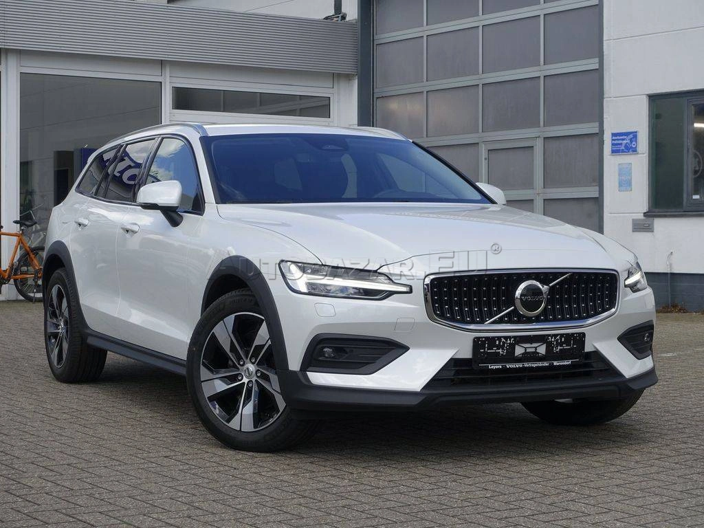 Volvo V60 Cross Country Plus B4 AWD