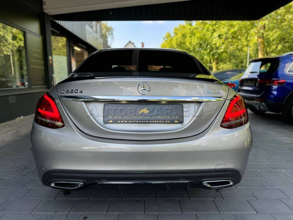 Mercedes-Benz C trieda Sedan 220 d 4MATIC A/T