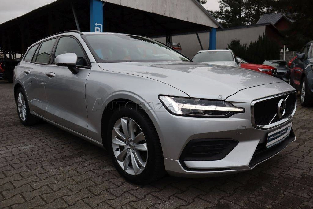 Volvo V60 B4 Momentum A/T