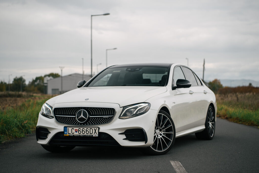 Mercedes E trieda