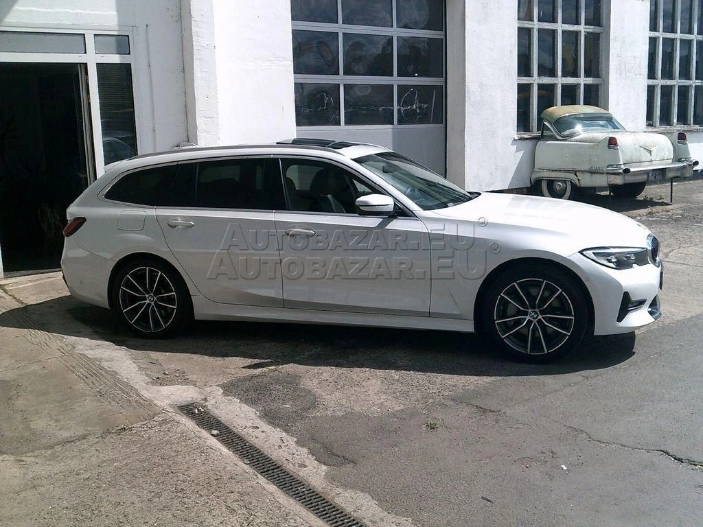 BMW 330d Touring xDrive A/T