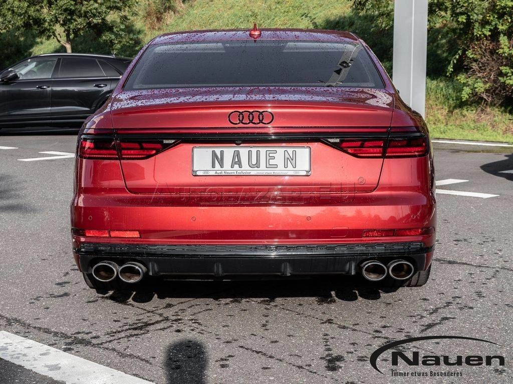 Audi S8