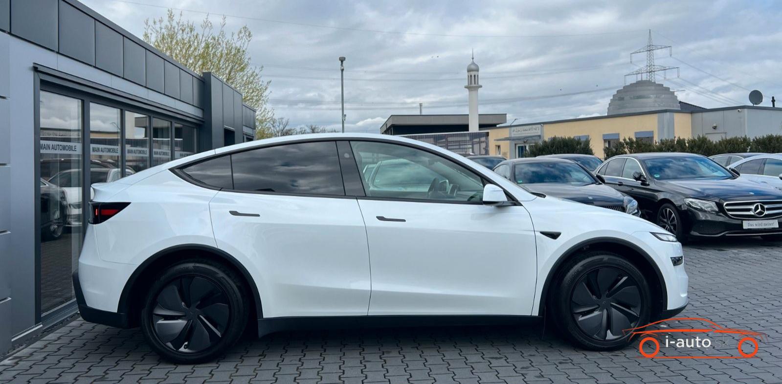 Tesla Model Y 2025 na predaj – fotografia 3