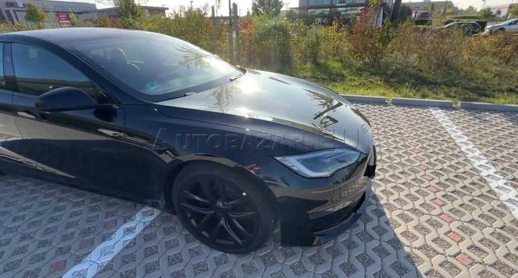 Tesla Model S AWD