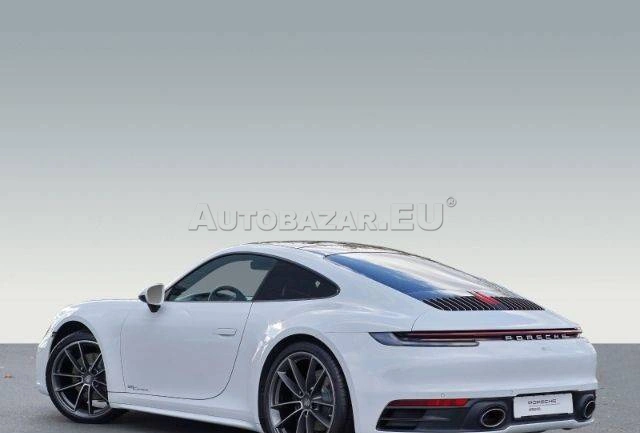 Porsche Carrera 992 911