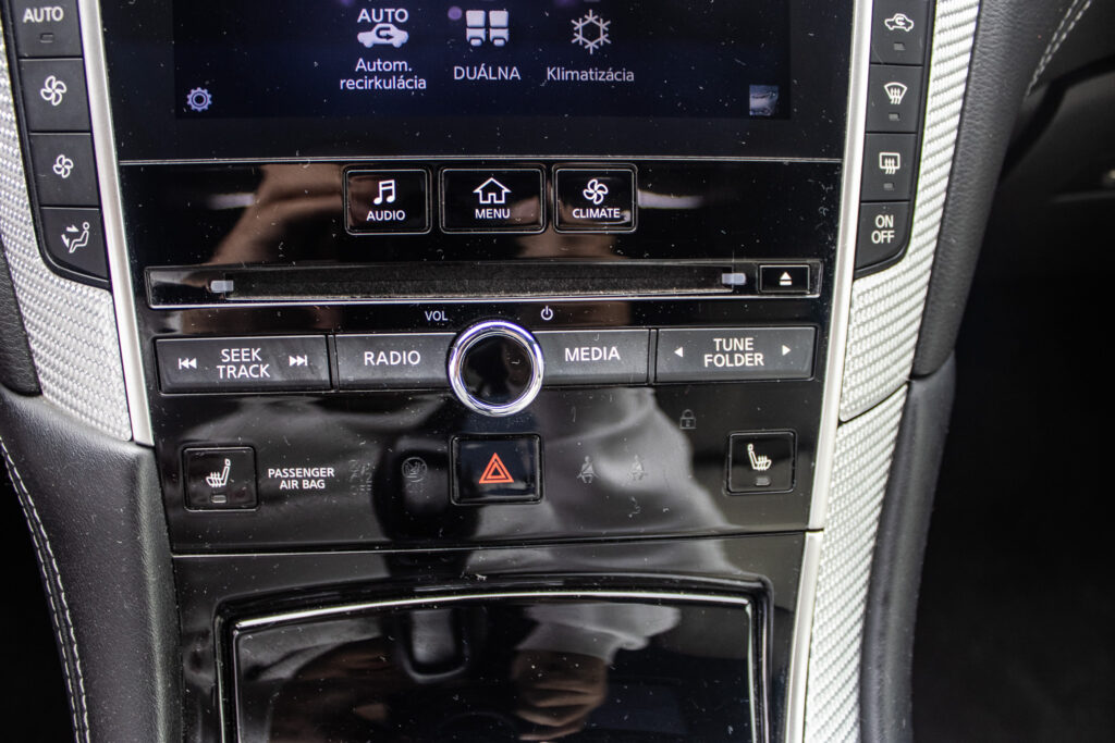 Infiniti Q60 2017 na predaj – fotografia 37
